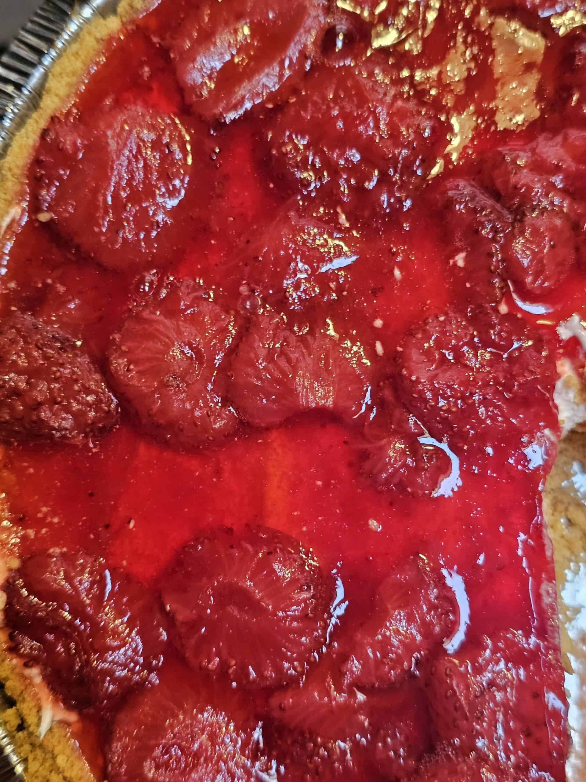 Strawberry pretzel salad in piee dish